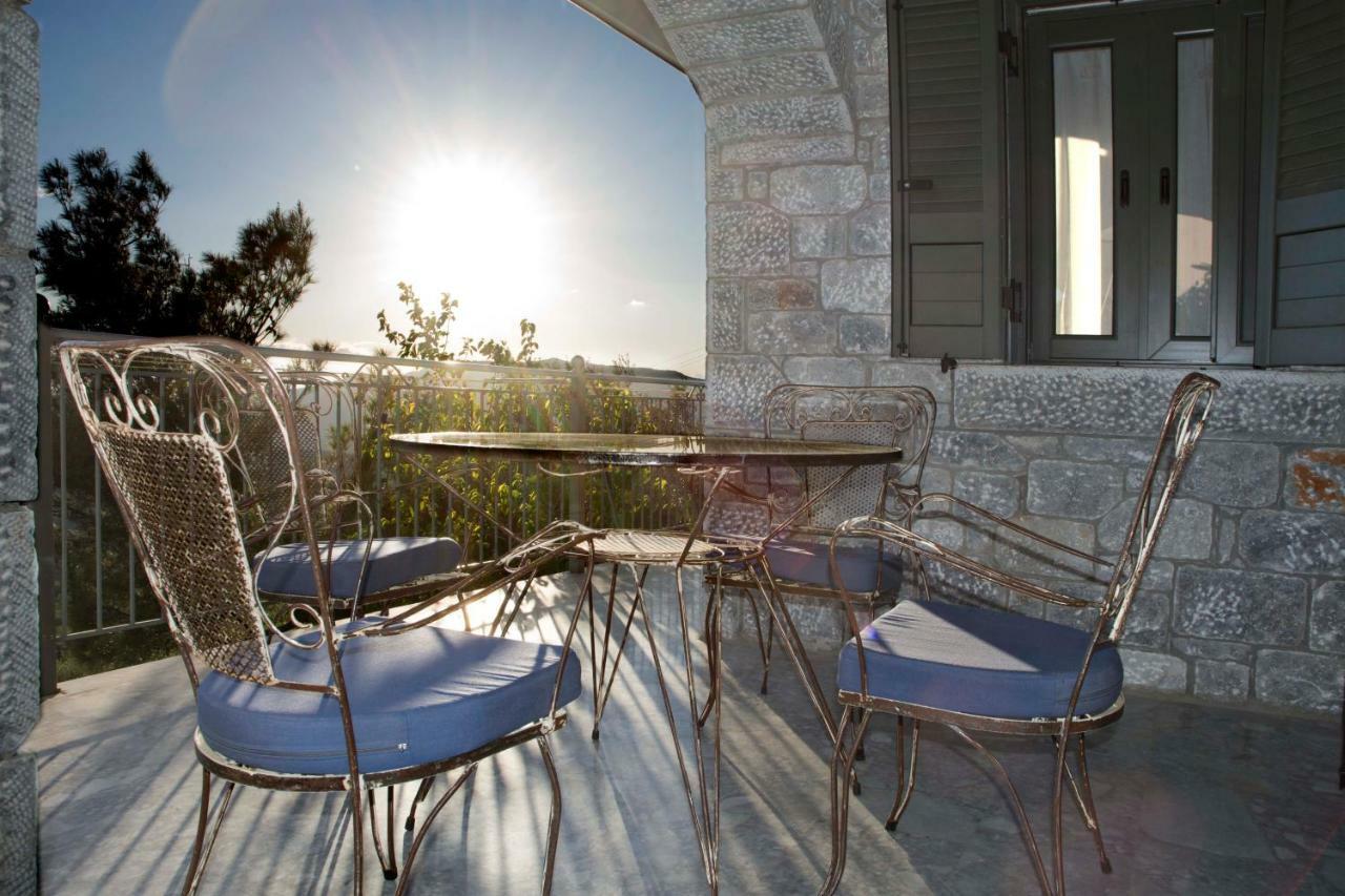 The Balcony Of Mani Villa Tseria Екстериор снимка